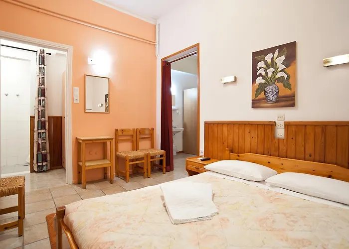 Athina Ξενοδοχείο *